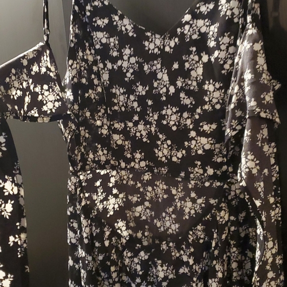 Floral tie back spaghetti strap summer dress - Picture 9 of 10